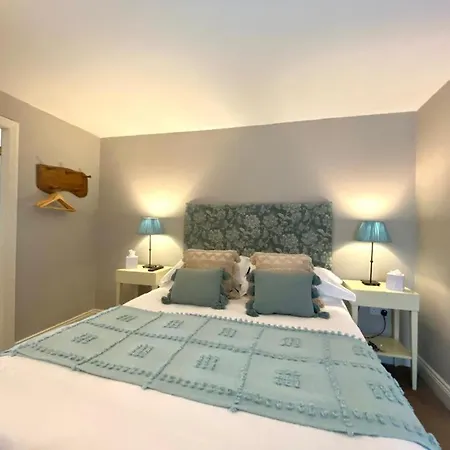 Kings Head - Riverside,