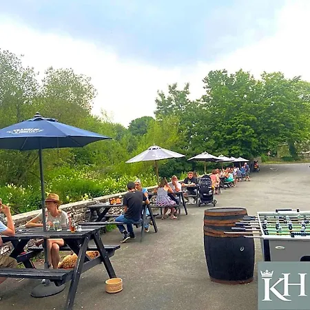 Kings Head - Riverside, מלון